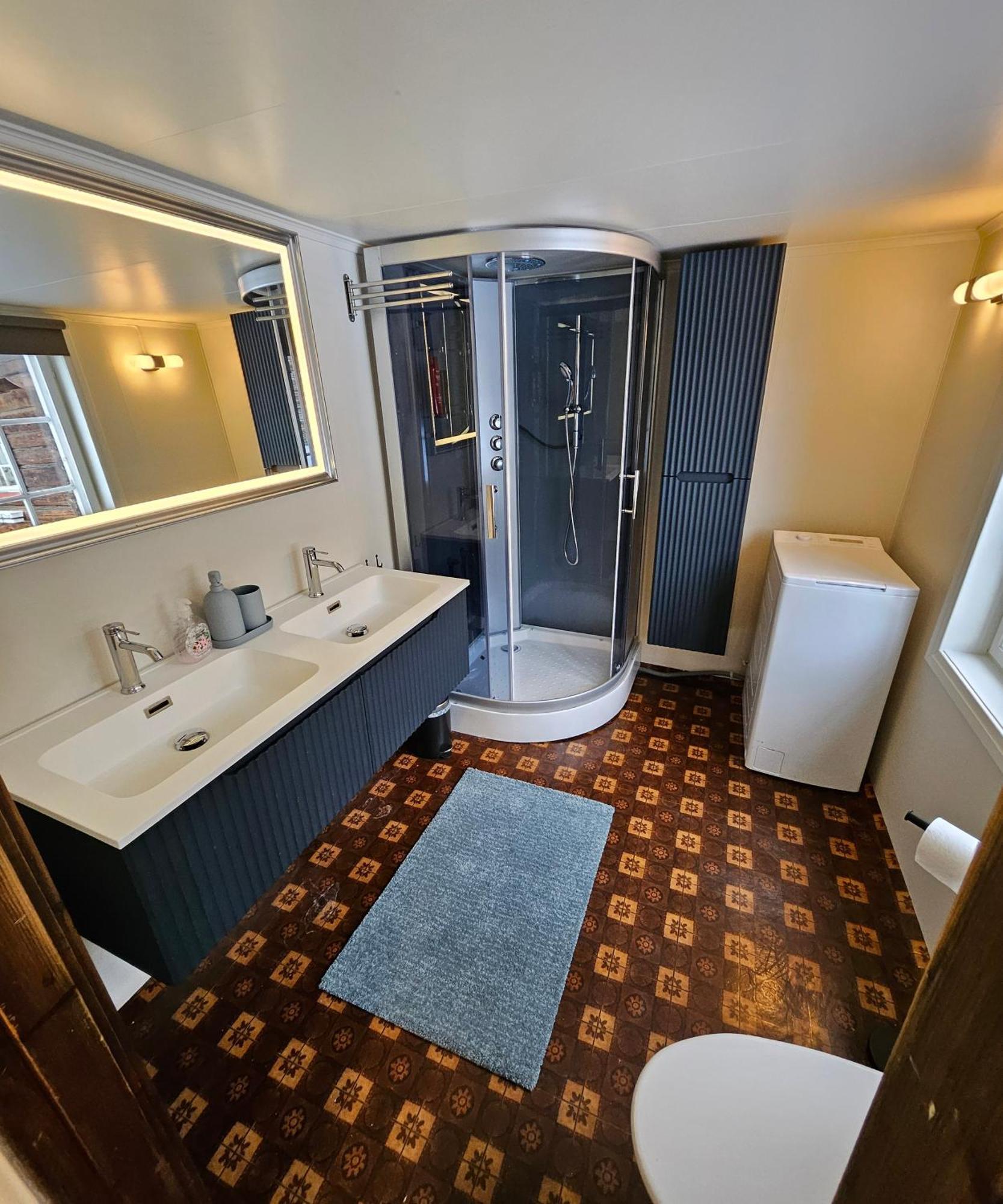Private Pearl In Downtown Roros Villa Buitenkant foto